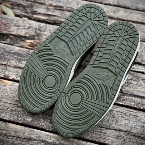 AJ 1 Retro Low OG SP x Travi Scot Medium Olive - Picture 5 of 5